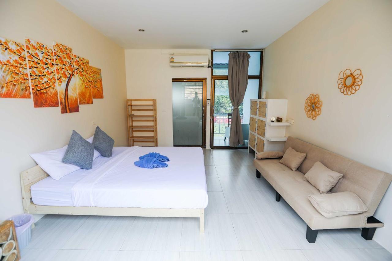 Phangan Padel Club Hotel Баан Тай Екстериор снимка